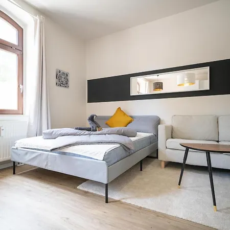 Fullhouse - - L96 - Smarttv - Nespresso - 2 Queensize Beds Zwickau