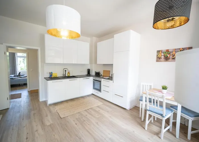 Fullhouse - - L96 - Smarttv - Nespresso - 2 Queensize Beds * اتسوكو